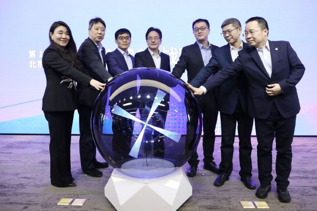 国内新媒体账号“玉渊谭天”发文罗列了电影加税会对美国造成的八项后果，其中的第五项或引发全球对于美国电影反制，就是说今天当特朗普一旦把这个想法付诸实施的话，很多国家肯定会同样地采取关税反制。